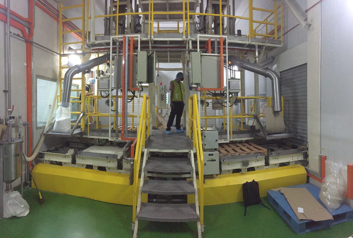 FIBC jumbo bag filling station